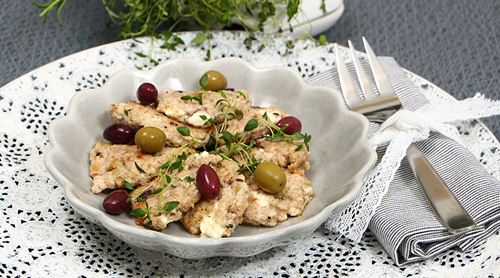 Kycklingfärsbiffar med oliver och feta