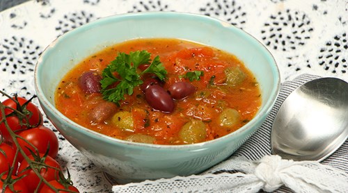Lyxig tomatsås med oliver